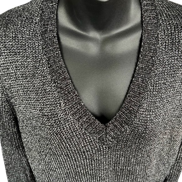🌸4/$🙌🏻50🌸 Metallic V-Neck Cable Knit Sweater - Picture 1 of 9